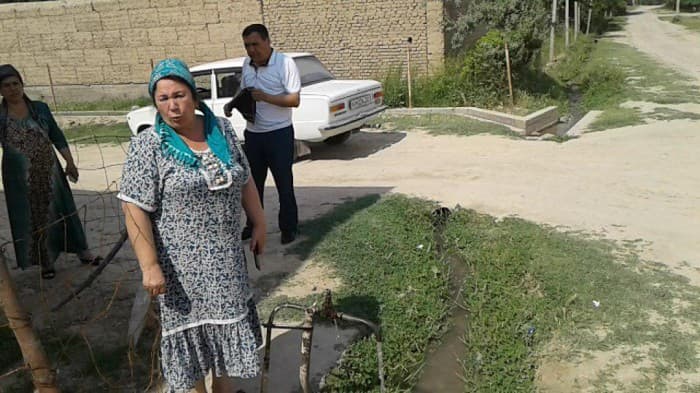 Namanganda suv muammosi: hokimiyat va mutasaddi tashkilotlar o‘z munosabatini bildirdi