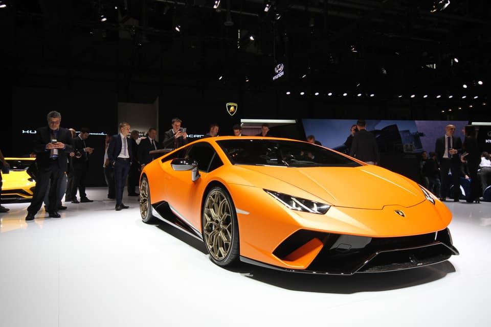 Ferrari rahbari: Lamborghini superkarlari "keng iste'mol mollari"dir