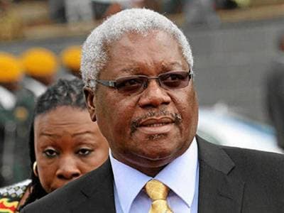 Zimbabvening sobiq moliya vaziri sud oldida javob bermoqda