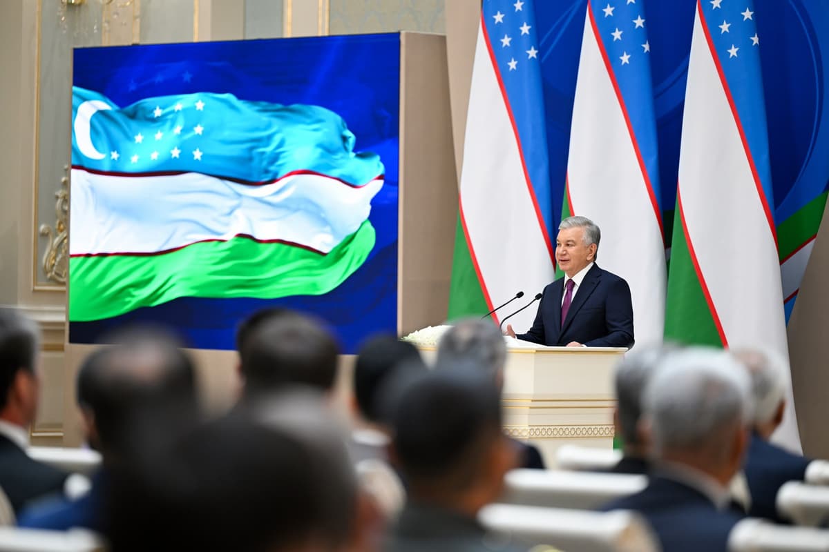 Prezident oʻn yillik iqtisodiy oʻsishni sarhisob qildi