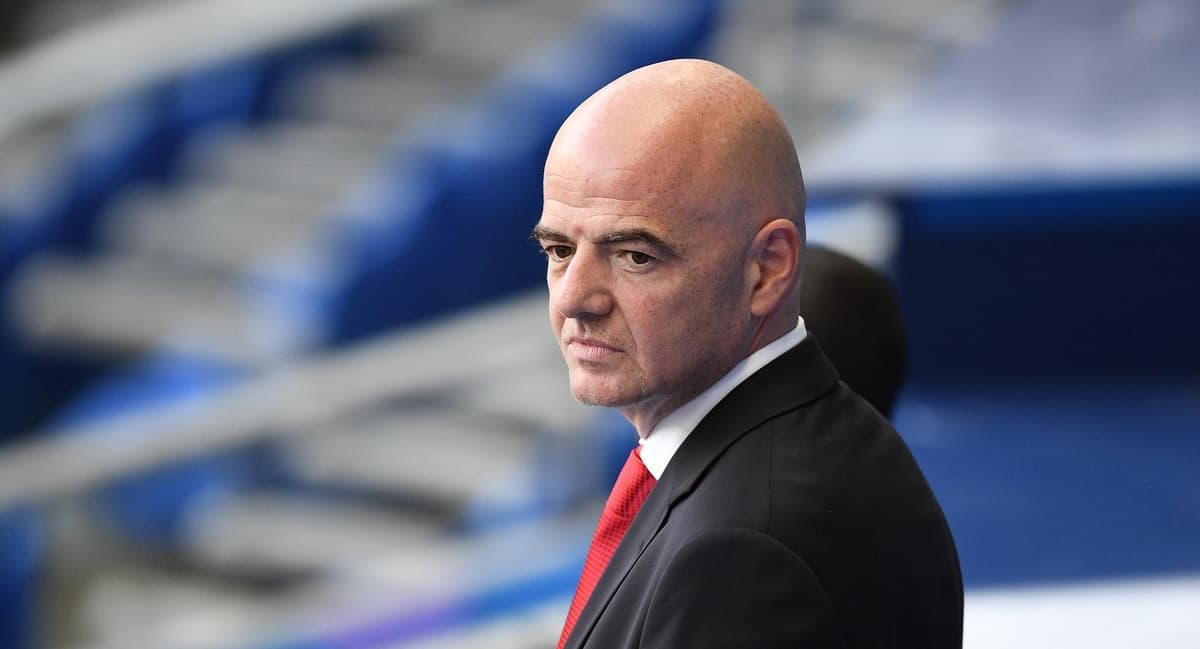 FIFA prezidenti transferlar narxlarini «kalamushlar poygasi» deb atadi