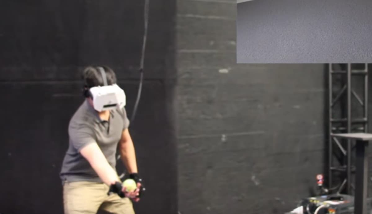 Video: Virtual reallikda haqiqiy tennis to‘pini tutib olish