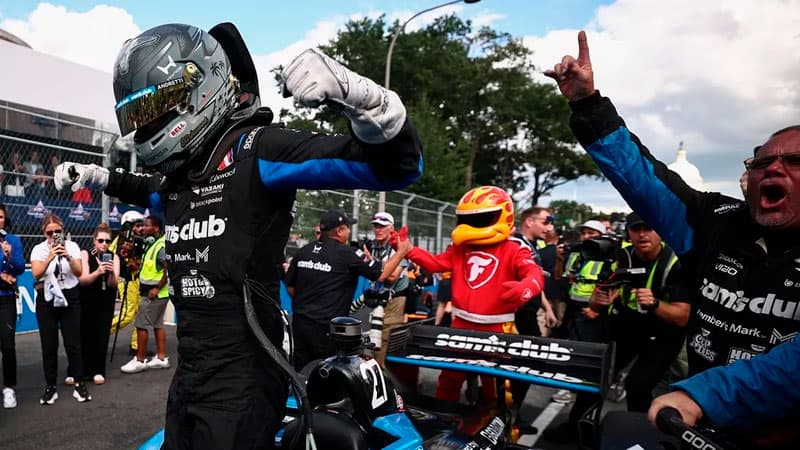 АҚШ пойтахти кўчаларида илк бор IndyCar пойгаси ўтказилди