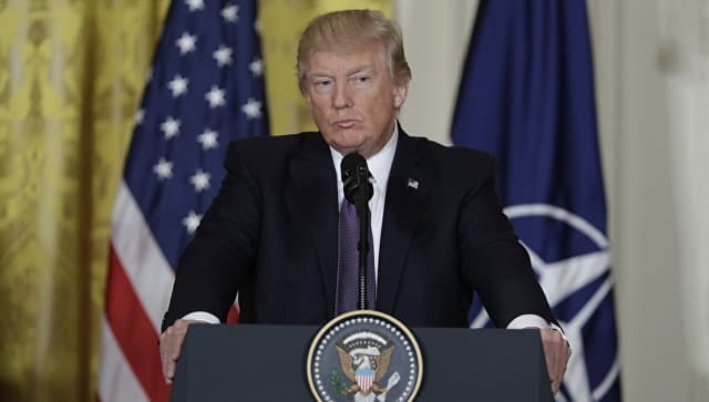 Трампнинг фаолиятини америкаликларнинг ярмидан кўпи маъқулламаяпти