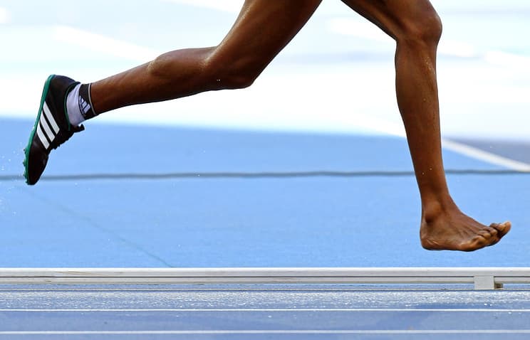 Rio-2016: Efiopiyalik yuguruvchi marraga krossovkasining bir poyisiz yetib keldi