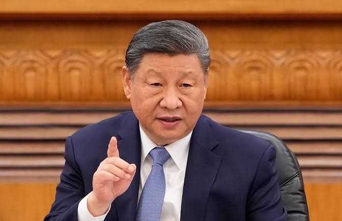 Si Jinping fitna haqidagi mish-mishlardan soʻng eng yaqin harbiy maslahatchisini lavozimidan ozod etdi