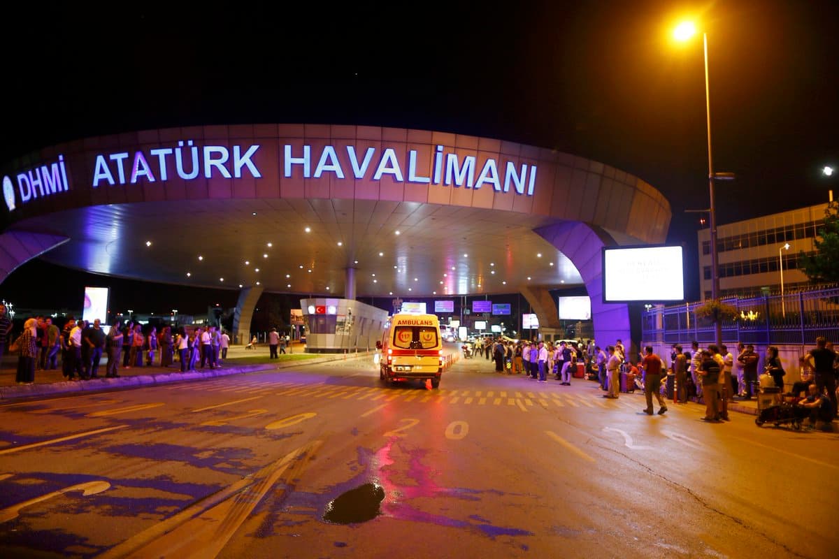 Istanbul gubernatori: Portlash tufayli 28 kishi halok bo‘ldi, 60 kishi jarohatlandi