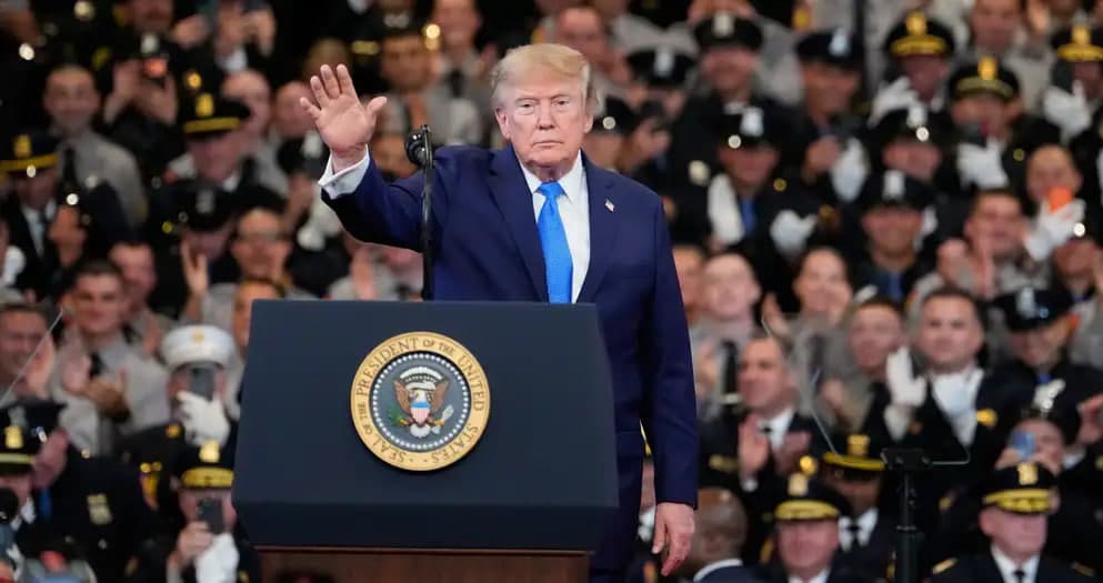 Трамп Ҳўрмуз бўғози бўйича Уммонга таҳдид қилди