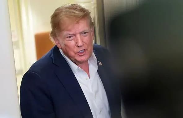Трамп сунъий интеллектни ривожлантиришни секинлаштиришга доир даъватларни рад этди