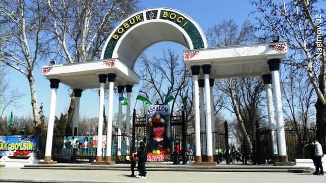 Shavkat Mirziyoyev Bobur ko‘chasidagi bog‘ni «Do‘stlik bog‘i» deb nomlash taklifini kiritdi