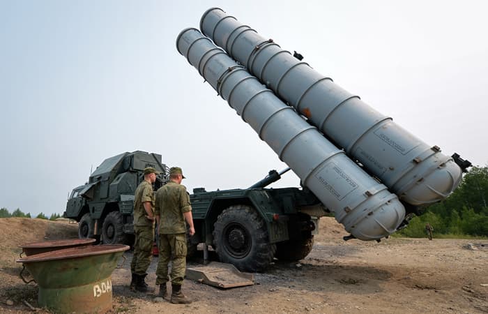 Rossiya mudofaa vazirligi Suriyaga S-300 batareyasi tashlanganini tasdiqladi