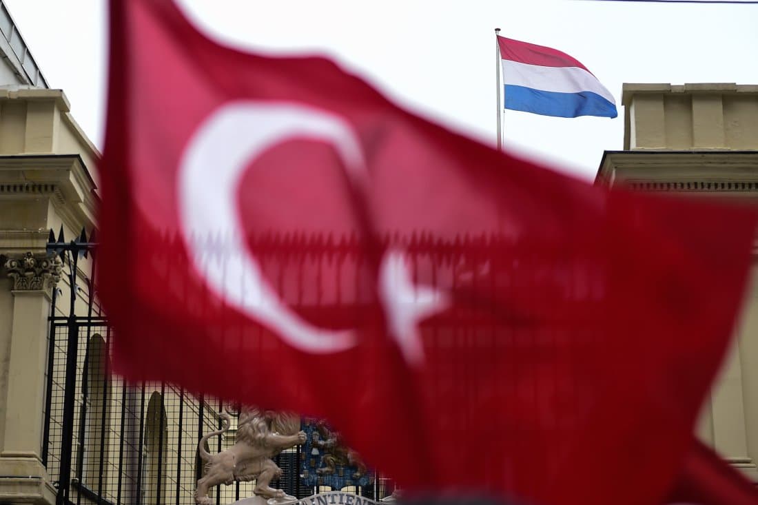 Qasoskor Turkiya Niderlandiyaga qarshi iqtisodiy sanksiyalar kiritishi mumkin