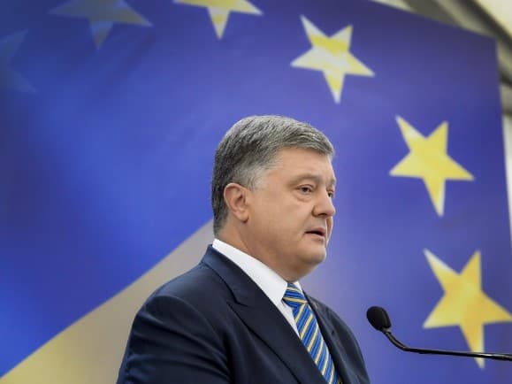 Poroshenko YeI bilan vizasiz tartib imzolanishini tarixiy kun deb atadi