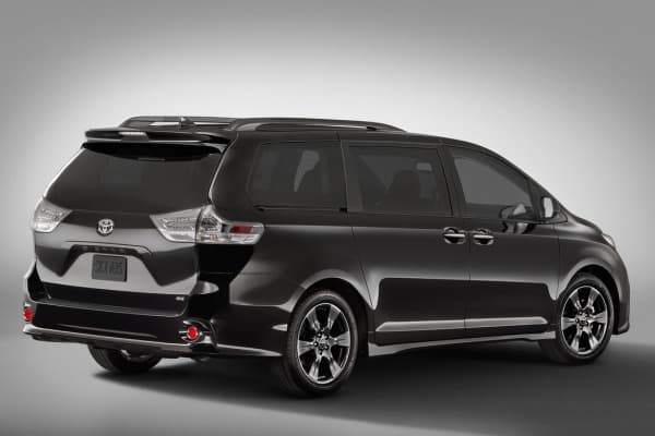 Toyota Sienna minivenini yangiladi