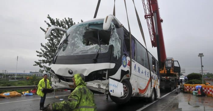 Xitoyda avtobuslar ishtirokidagi YTH oqibatida 10 kishi halok bo‘ldi