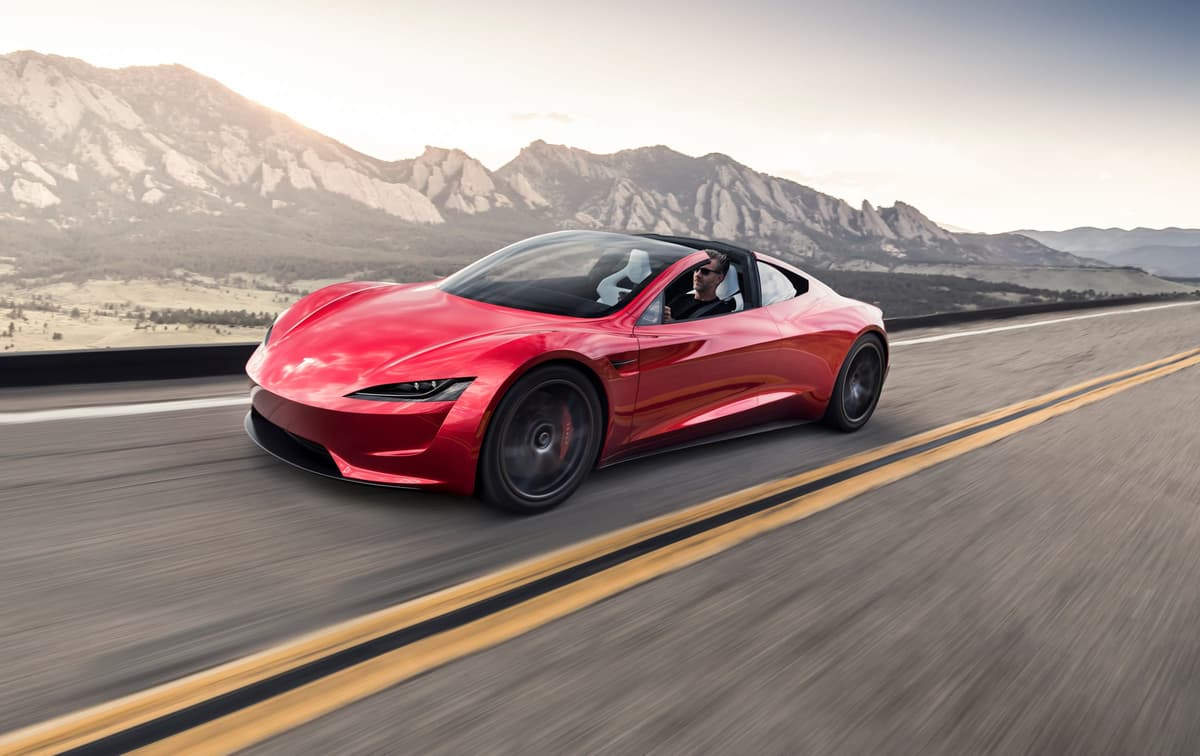 Tesla yangi Roadster sportkarini taqdim etadi