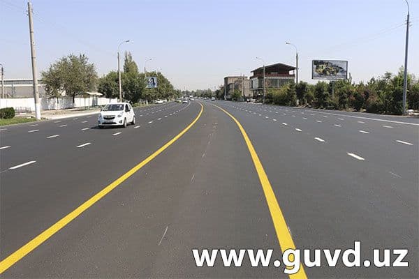 Toshkent yo‘llarida termoplast chiziqlarini chizish tajribasi amalga oshirilmoqda