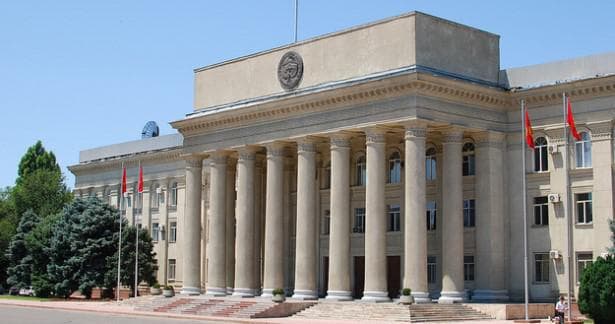 Qirg‘iziston parlamenti bosh vazir nomzodi va yangi hukumat tarkibini tasdiqladi