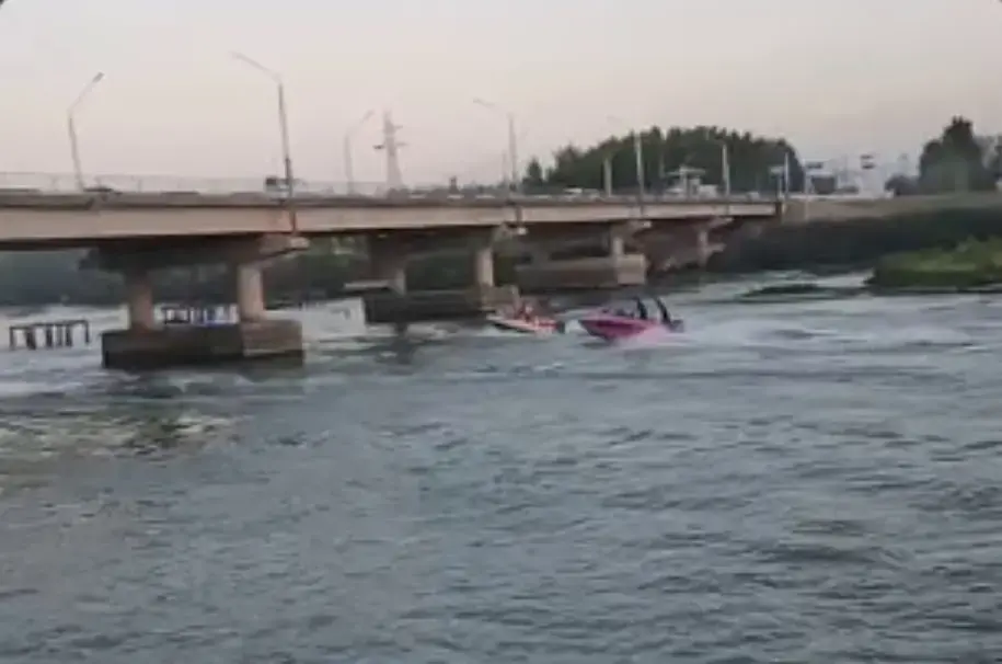 В Намангане столкнулись два катера