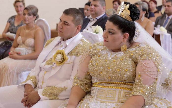 Internetni lol qilgan oltin to‘y: tantanada kelin yevrodan libos kiydi