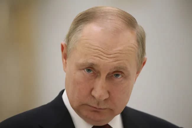 «Ular oʻzi jinni shishadan chiqarib yuborishdi» – Putin Ukraina boʻylab zarbalar haqida