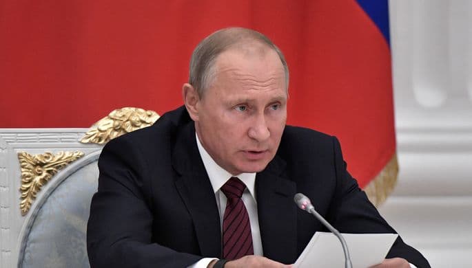 Путин бойлар ва ночорлар ўртасидаги тавофутга тушунтириш берди