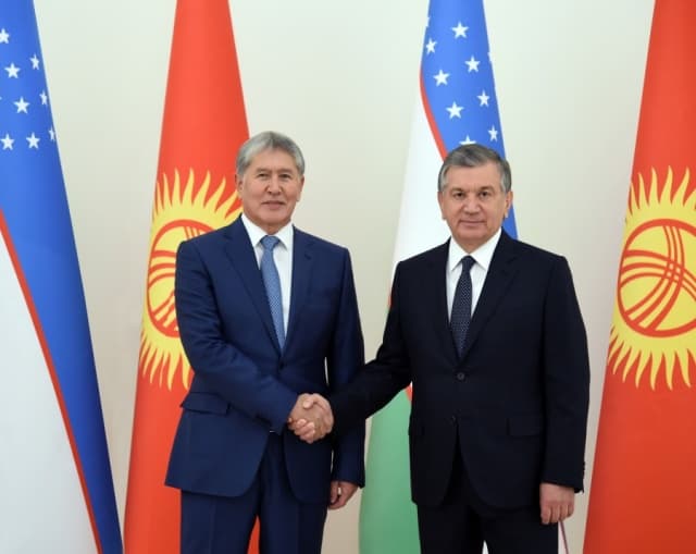 Ko‘ksaroyda Shavkat Mirziyoyev va Almazbek Atamboyevning tor doiradagi uchrashuvi boshlandi