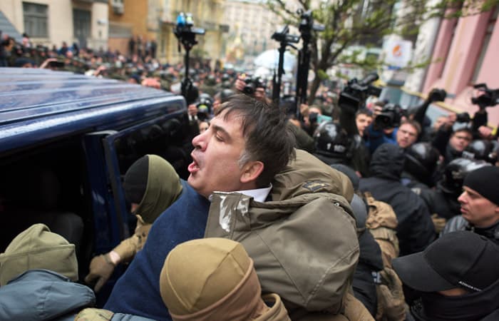 Михаил Саакашвили тарафдорлари томонидан озод этилди