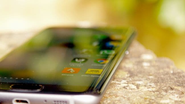 Samsung kompaniyasining rasmiy saytida noma'lum Galaxy X paydo bo‘ldi