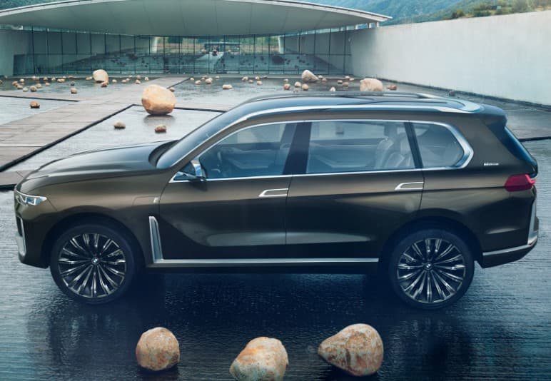 BMW компаниясининг энг йирик кроссовери намойиш этилди