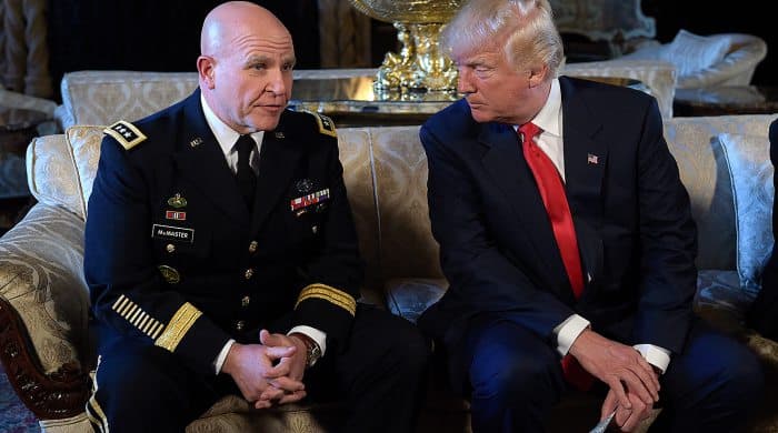 Tramp Rossiyaga qarshi tura oladigan general topdi