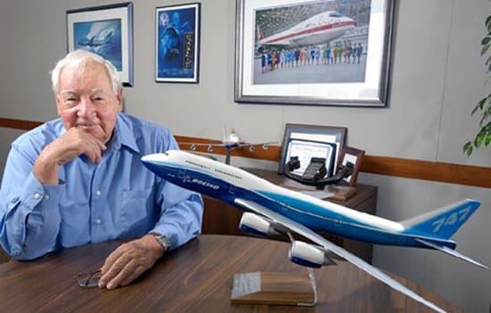 Boeing 747 самолёти конструктори ҳаётдан кўз юмди