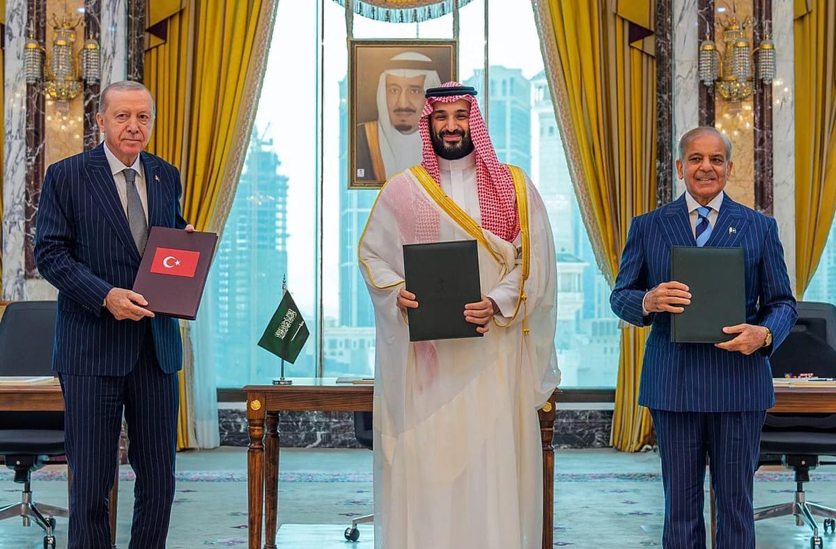 Turkiya, Saudiya va Pokiston qo‘shma mudofaa paktini imzoladi. Bu qanday kelishuv?