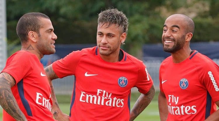 Neymar va Dani Alves Parijga yana bir yulduz futbolchini chaqirdi