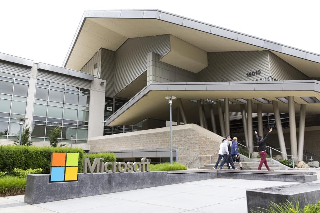Microsoft 60 минг ходимига компенсация эвазига ишдан бўшашни таклиф қилди