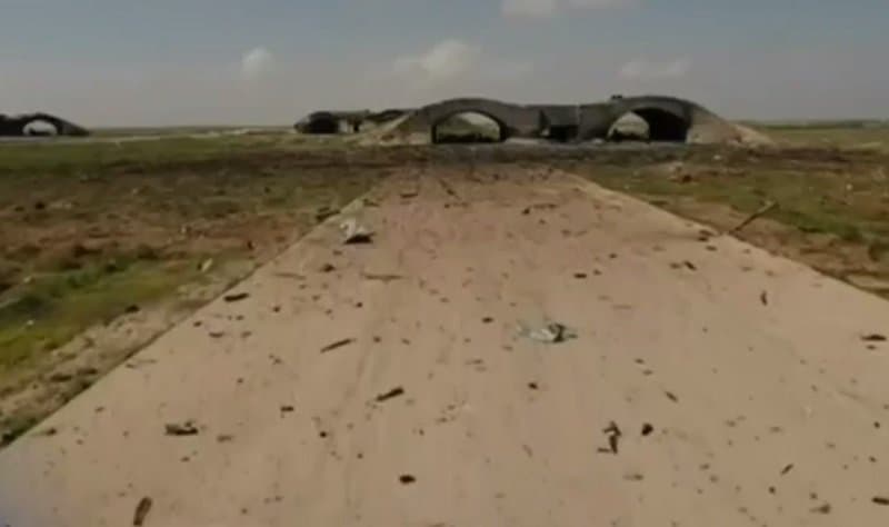 Suriya harbiylari AQSh tomonidan bombardimon qilingan bazaga qaytdi