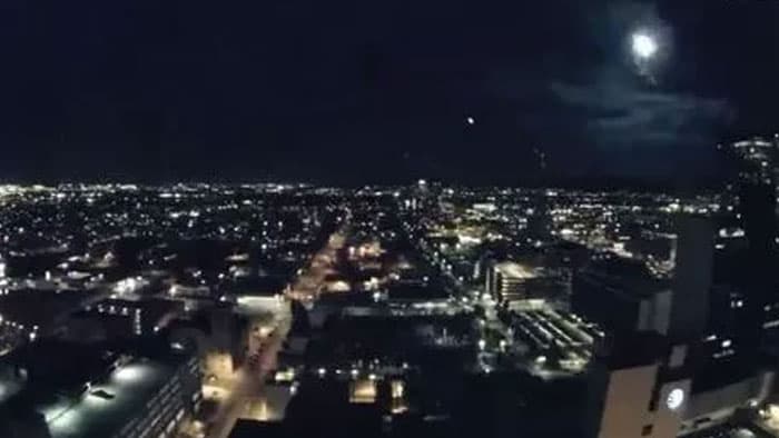 AQShning Finiks shahri uzra uchib o‘tgan meteor videoda qayd qilindi (video)