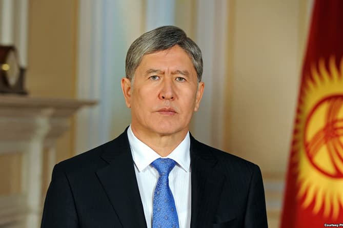 Qirg‘iziston prezidenti Bishkekka yetib keldi