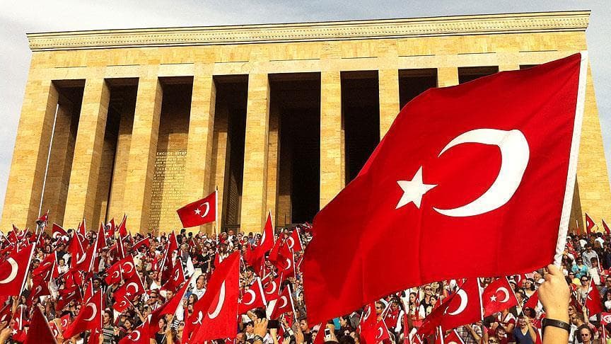 Turkiyada Respublika kuni nishonlanmoqda