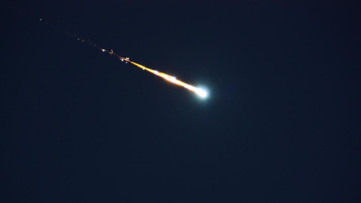 Xitoy osmonida meteorning kuchli portlashi kuzatildi