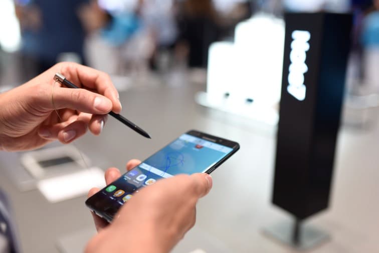 Samsung Galaxy Note 7 telefonlarini majburan bloklaydi