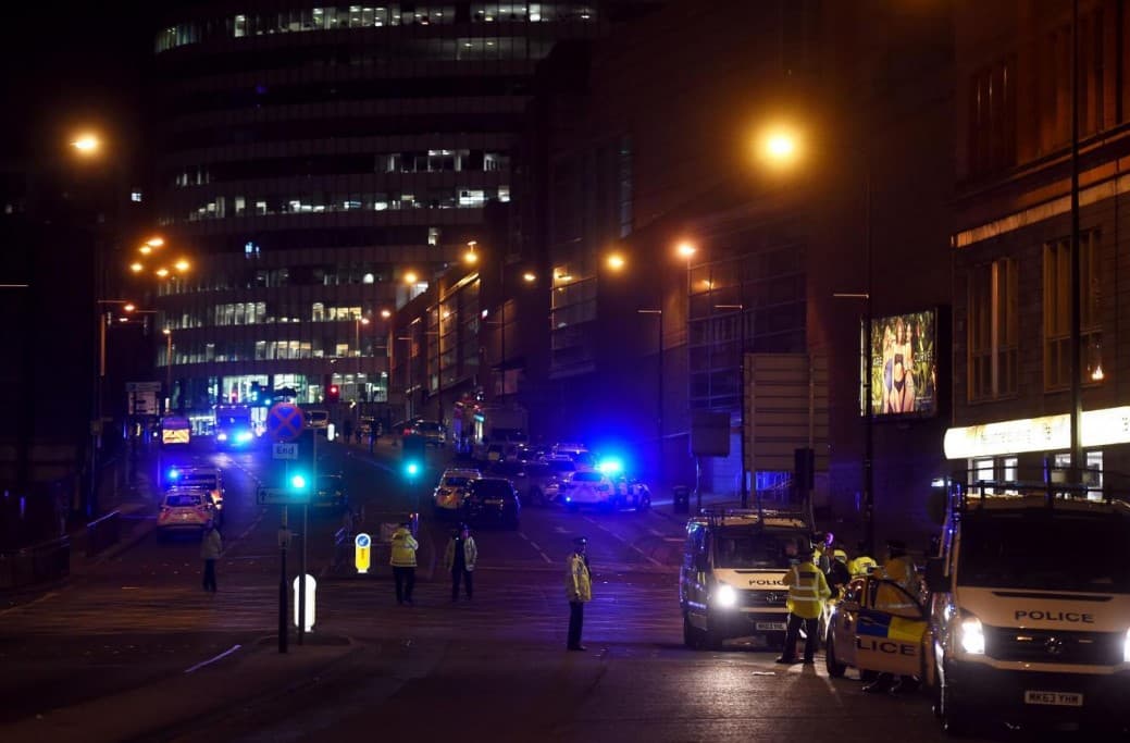Manchesterdagi terakt qurbonlari yaqinlari hukumatdan haligacha yordam olishmadi