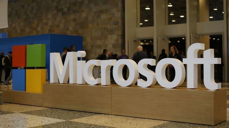 Microsoft ko‘zlar harakati bilan matn kiritishga imkon beruvchi dastur yaratdi