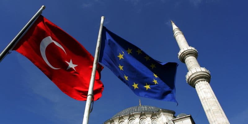 Turkiya Yevropa Ittifoqidan vizasiz tartib bo‘yicha qaror tezroq qabul qilinishini kutib qolmoqda