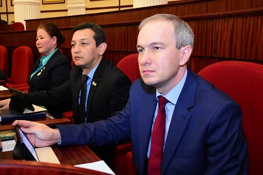 Ўзбекистонда ОАВни ривожлантиришга доир янги қонун лойиҳаси муҳокама этилмоқда