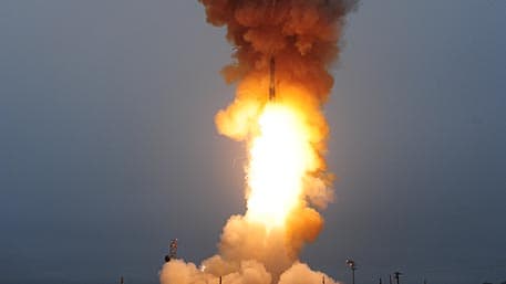 AQSh Shimoliy Koreya tomon ballistik raketa uchirdi