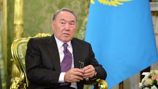 Nazarboyev konstitutsiyaga kiritilgan tuzatishlarni imzoladi