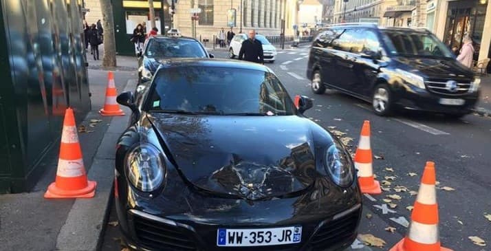 Kun fotosi: Yangi Porsche’ning pachoq qilinishiga sabab bo‘lgan kulgili vaj