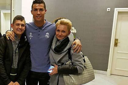 Ronaldu Varshavada o‘z o‘yini vaqtida komadan chiqqan muxlisi bilan uchrashdi