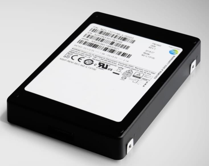 Samsung 32 Tbayt li qattiq disk yaratdi